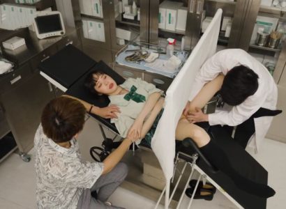 Bệnh nhân quyến rũ bác sĩ trong lúc khám bệnh