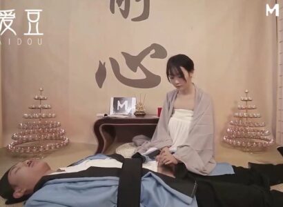 Đại hiệp khổ sở với nữ tu xinh đẹp